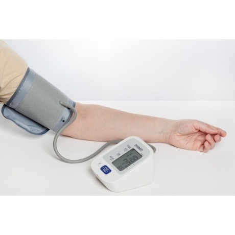 Тонометр автоматический с адаптером Omron М2 Basic (HEM-7121-ARU) - фото 7