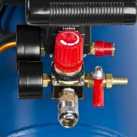 Компрессор Зубр ЗКПМ-240-24-1.5 - фото 3