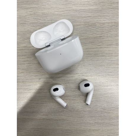 Наушники Apple AirPods 3 MagSafe Charging Case, белый MME73 уцененный - фото 2