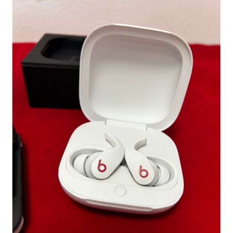 Наушники Beats Fit Pro White хорошее состояние - фото 2