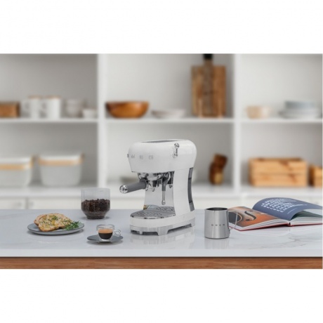 Кофеварка рожковая Smeg ECF02WHEU белая - фото 6