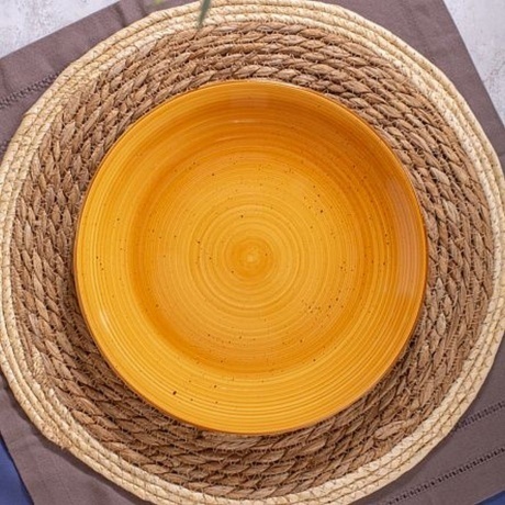 Тарелка обеденная TWIST медовый 24.8см - фото 9