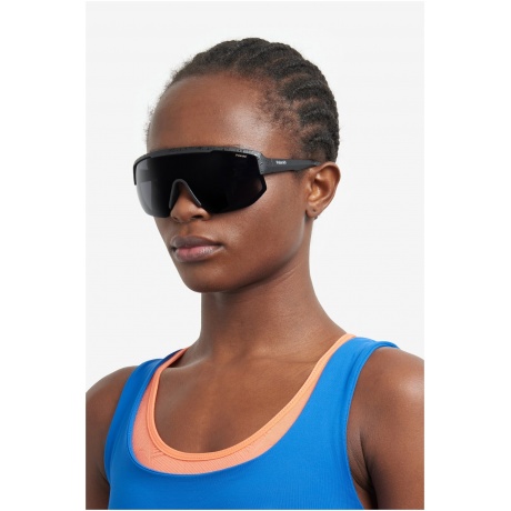 Солнцезащитные очки унисекс Polaroid PLD 7047/S MTT BLACK PLD-20572700399M9 - фото 5