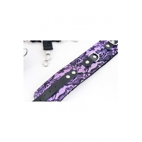 Кружевной бондажный комплект TOYFA Marcus (сцепка, наручники и оковы), пурпурный - фото 5