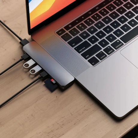 USB-хаб Satechi Aluminum Pro Hub для Macbook Pro (USB-C). Порты: HDMI, Thunderbolt 3, USB Type-C, SD, microSD, 2 x USB 3.0. Цвет серый космос. - фото 6
