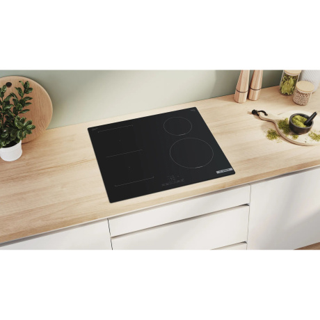 Индукционная варочная панель Bosch PWP611BB5E черная - фото 2