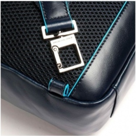 Рюкзак слинг Piquadro Blue Square синий, натур.кожа, 37x20x10 см CA4827B2/BLU2 - фото 4