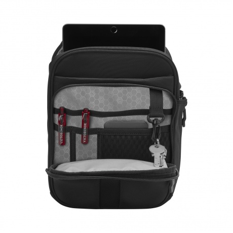 Сумка наплечная Victorinox Travel Accessories 5.0, Travel Companion чёрная, 21x10x27 610605 - фото 6