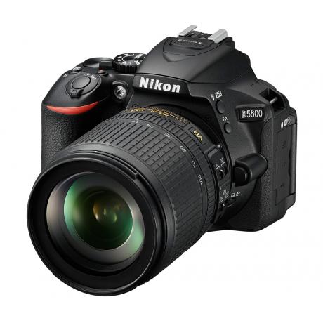 Фотоаппарат зеркальный Nikon D5600 kit 18-105 VR - фото 1