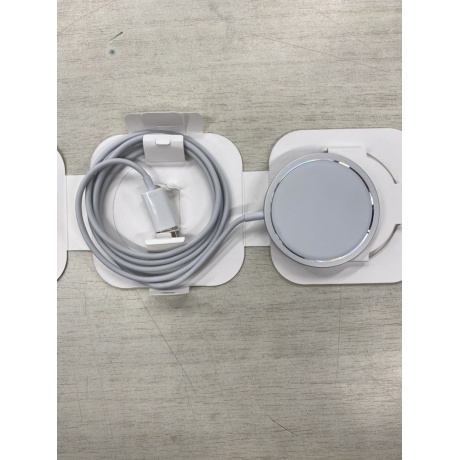 Беспроводное зарядное устройство Apple Magsafe Charger 15 Вт, белый (MHXH3ZM/A) отличное состояние; - фото 2