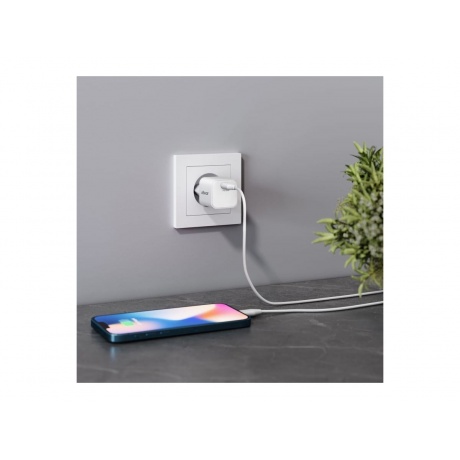 Сетевое зарядное устройство uBear Select Wall charger 20W Type-C белое - фото 4