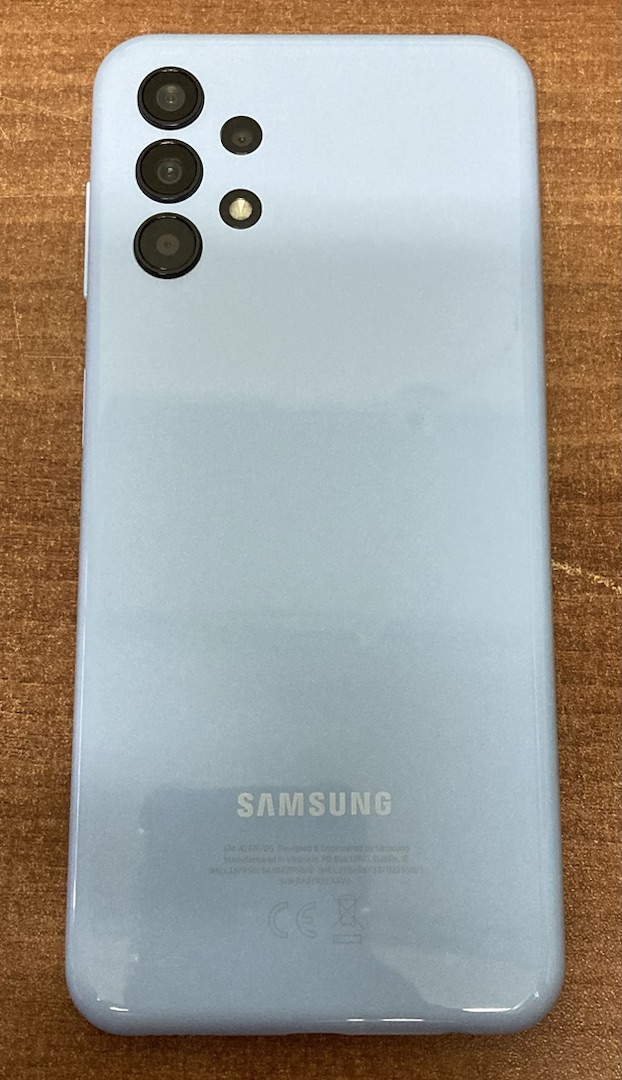Смартфон Samsung Galaxy A13 464Gb SM-A137FLBGMEB Blue состояние отличное