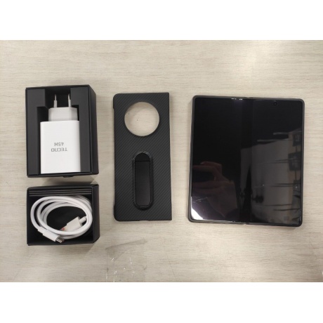 Смартфон Tecno Phantom V Fold 12/512Gb White отличное состояние - фото 3