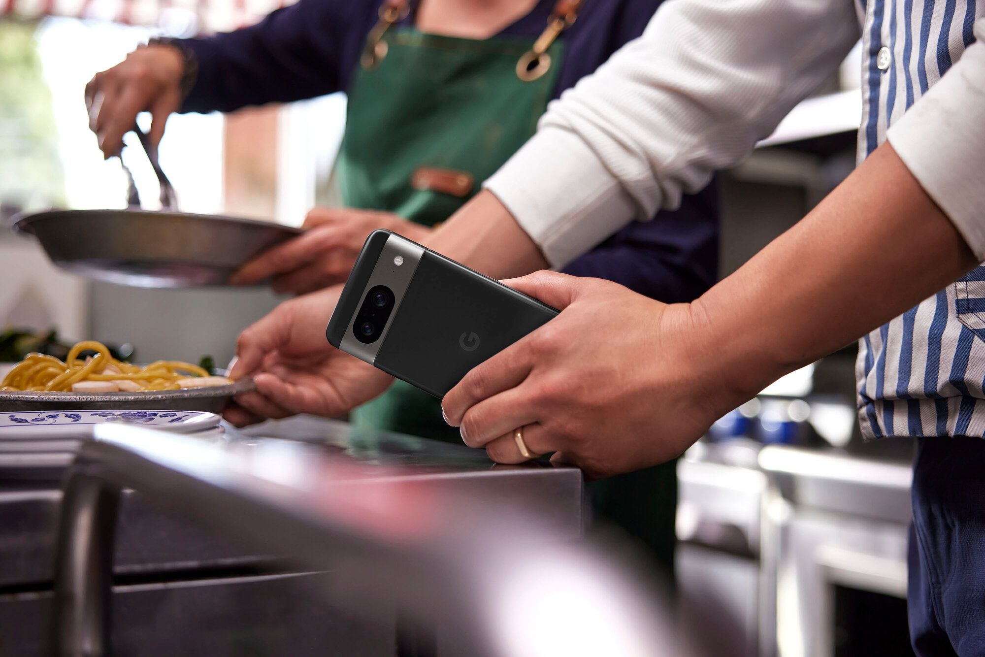 Смартфон Google Pixel 8 5G 8/128GB US Obsidian - фото 15